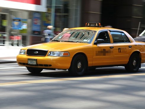 Hãi hùng tài xế taxi Ấn chở du khách nước ngoài vào rừng cưỡng hiếp