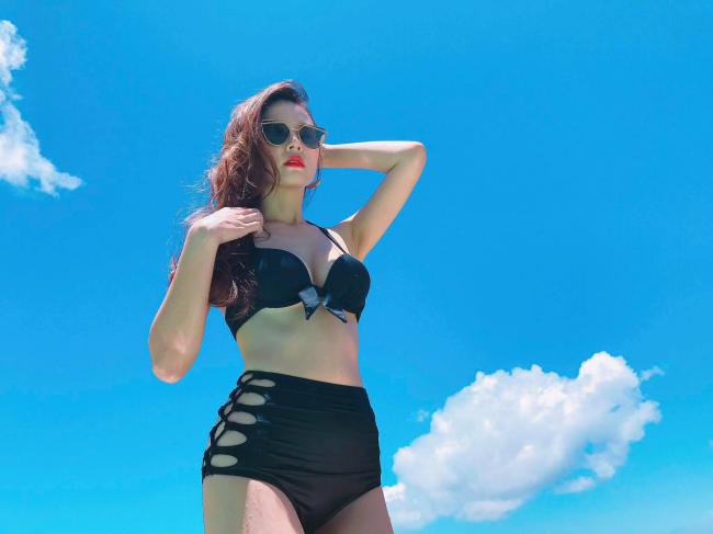 Hot girl Mì Gõ, Midu, Elly Trần mặc áo tắm hot hơn đàn em 9X-5