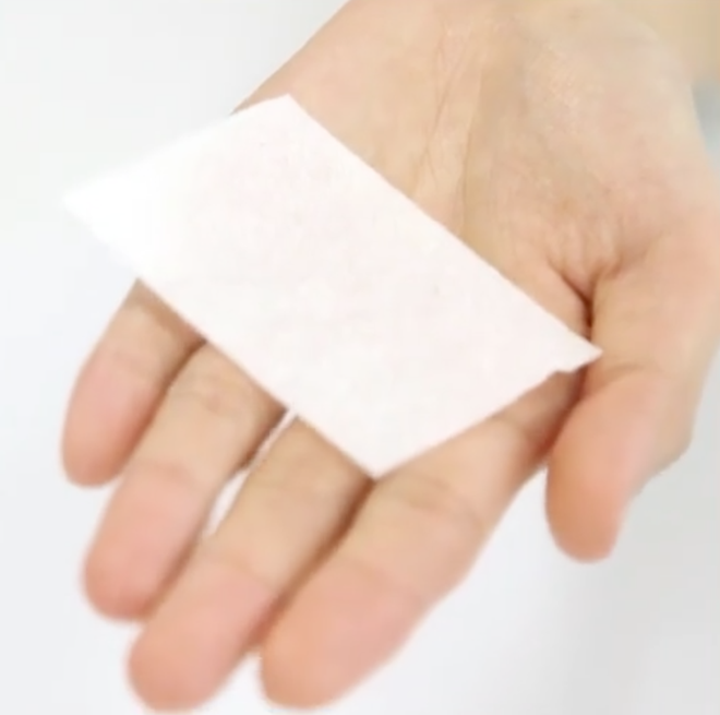 Con gái Hàn da đẹp mịn mướt là nhờ đắp thêm 2 miếng bông tẩy trang trước khi đánh kem nền hoặc cushion-4