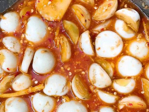 3 cách muối cà giòn tan, ăn với cơm mùa hè hết ngán