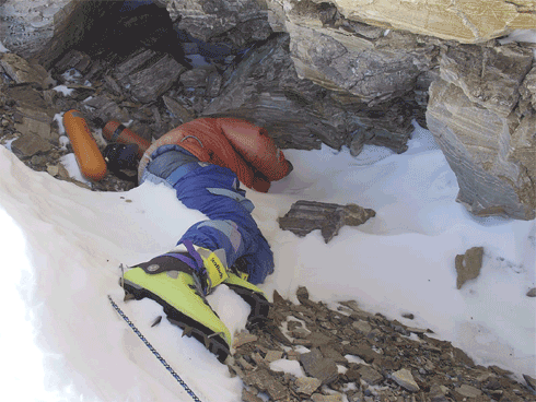 Câu chuyện của Giày Xanh - xác chết nổi tiếng nhất trên đỉnh Everest, cột mốc chỉ đường cho dân leo núi