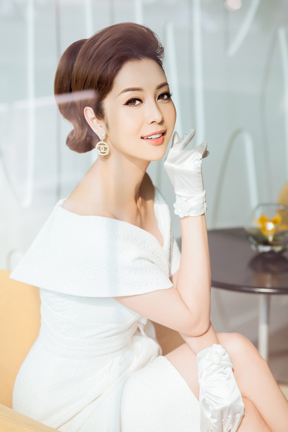 Đã là gái ba con, Hoa hậu Jennifer Phạm vẫn khoe vẻ đẹp diễm lệ hiếm ai bằng-4