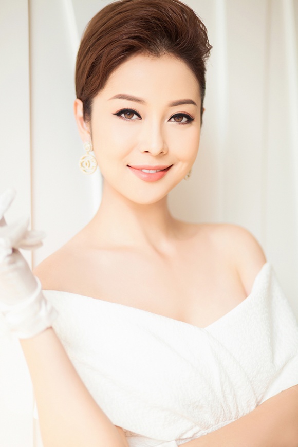 Đã là gái ba con, Hoa hậu Jennifer Phạm vẫn khoe vẻ đẹp diễm lệ hiếm ai bằng-6