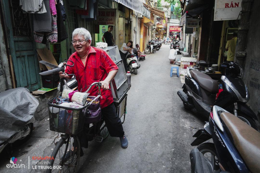 Xe nộm bò khô gần 40 năm không một tiếng rao, kiếm 4 triệu mỗi ngày của giáo sư” HN-3