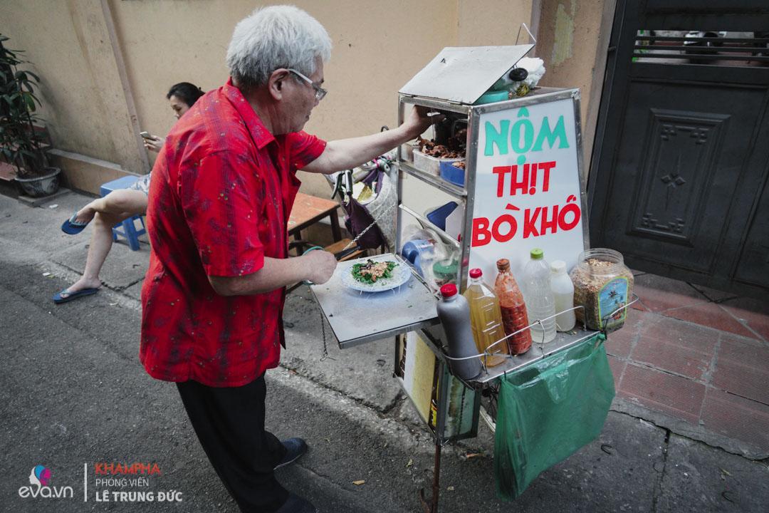 Xe nộm bò khô gần 40 năm không một tiếng rao, kiếm 4 triệu mỗi ngày của giáo sư” HN-4