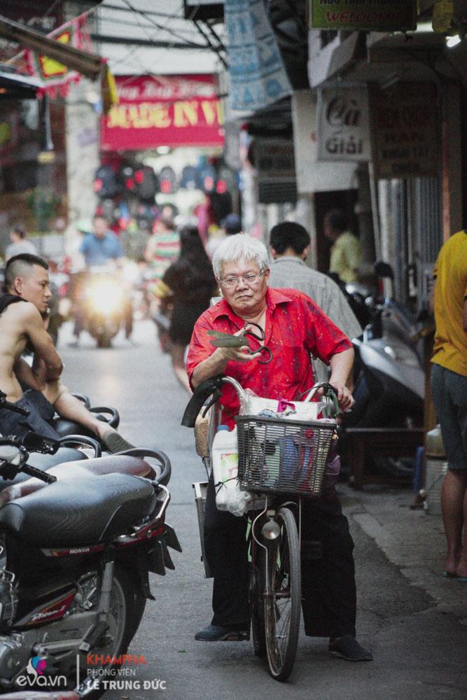 Xe nộm bò khô gần 40 năm không một tiếng rao, kiếm 4 triệu mỗi ngày của giáo sư” HN-12