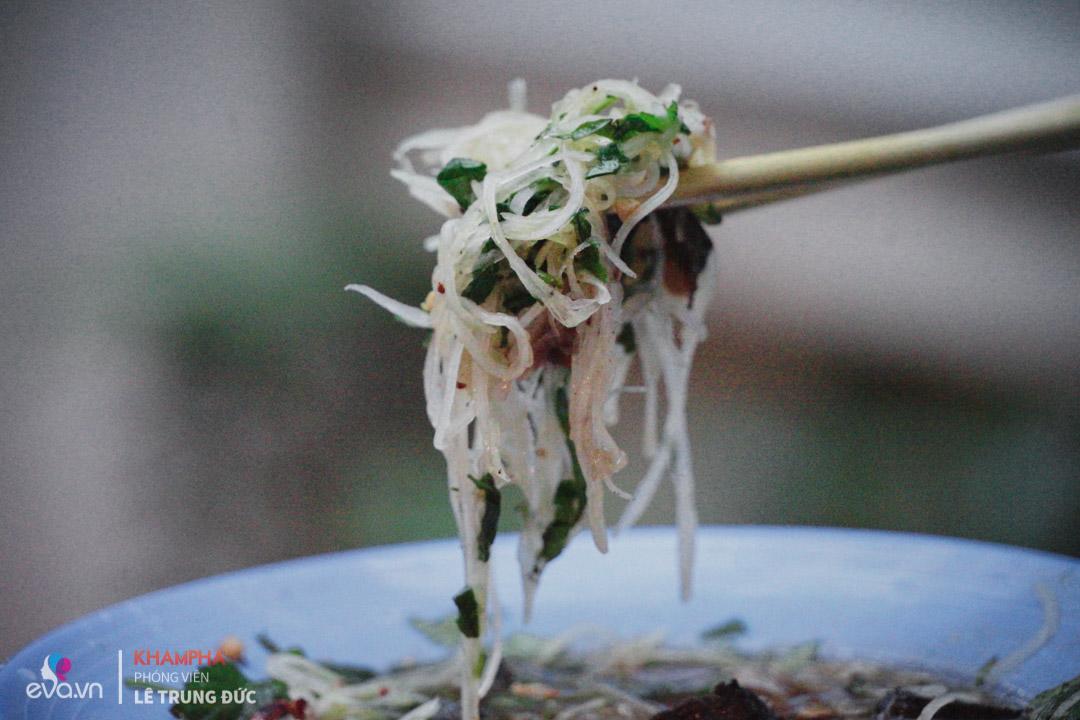 Xe nộm bò khô gần 40 năm không một tiếng rao, kiếm 4 triệu mỗi ngày của giáo sư” HN-10