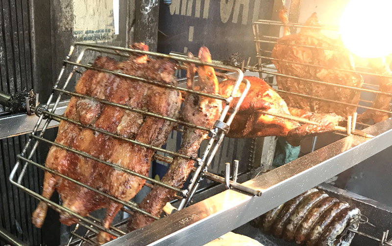 Bí ẩn hàng ngàn con vịt quay mất lưỡi bán tràn chợ Hà Nội-1