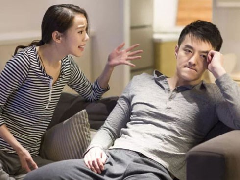 Đăng đàn bóc phốt vợ tưởng được bênh, ông chồng nào ngờ bị dập té tát vì “như đàn bà”