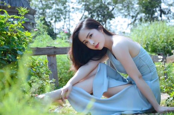 Cá sấu chúa Quỳnh Nga thả dáng ngọt ngào giữa thiên nhiên thơ mộng-1