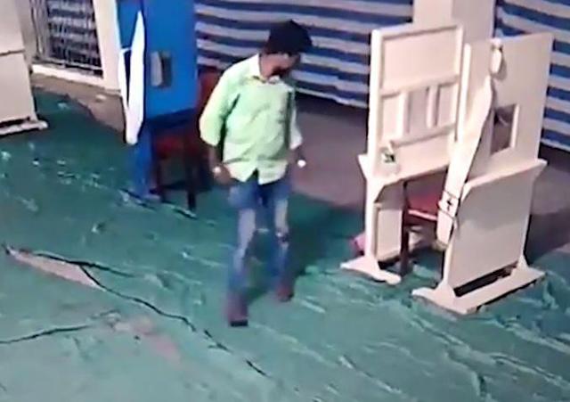 Bị bạn chê có quá nhiều con, người đàn ông nhẫn tâm vứt bỏ đứa con mới 2 ngày tuổi-3