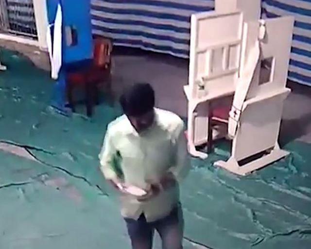 Bị bạn chê có quá nhiều con, người đàn ông nhẫn tâm vứt bỏ đứa con mới 2 ngày tuổi-4