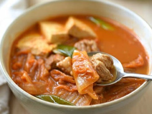 Công thức nấu canh kim chi chuẩn vị Hàn không phải ai cũng biết