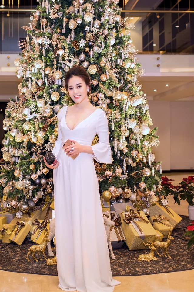 Ngoài đời, diễn viên Phương Oanh nóng bỏng gấp nhiều lần trên phim-11