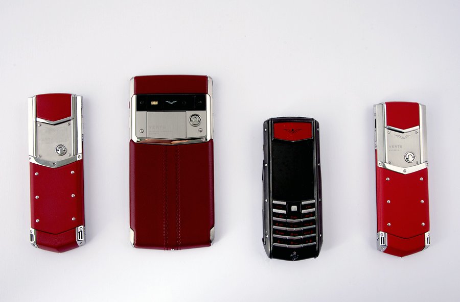 Hiếm có Việt Nam: Tay chơi sưu tập bộ điện thoại Vertu chục tỷ-11
