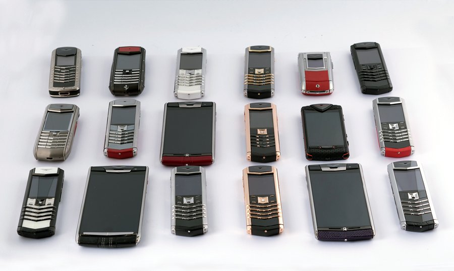 Hiếm có Việt Nam: Tay chơi sưu tập bộ điện thoại Vertu chục tỷ-8