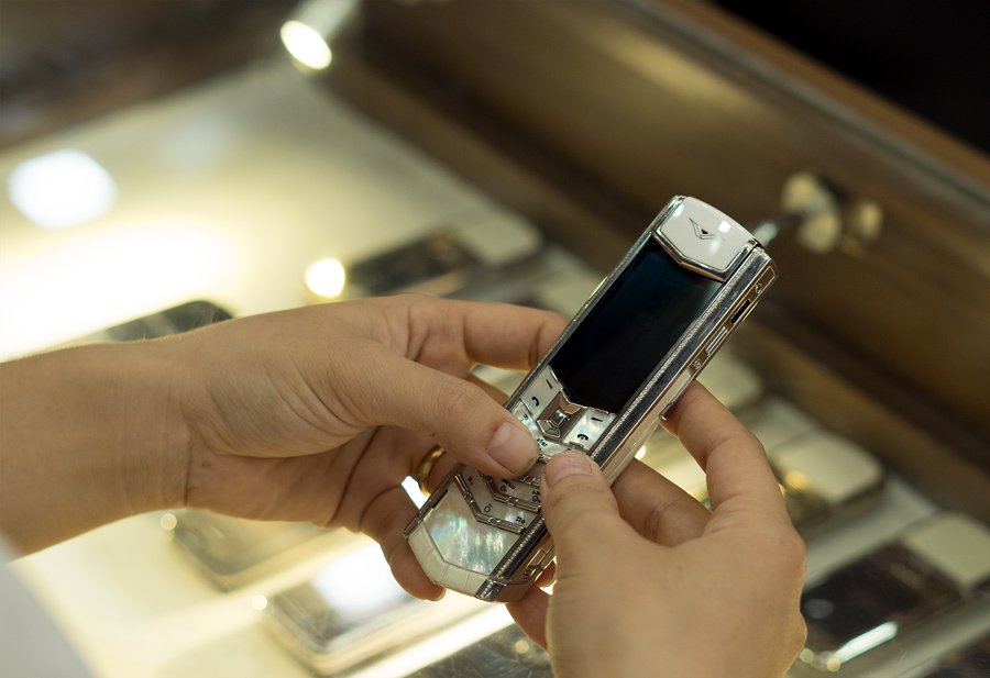 Hiếm có Việt Nam: Tay chơi sưu tập bộ điện thoại Vertu chục tỷ-2