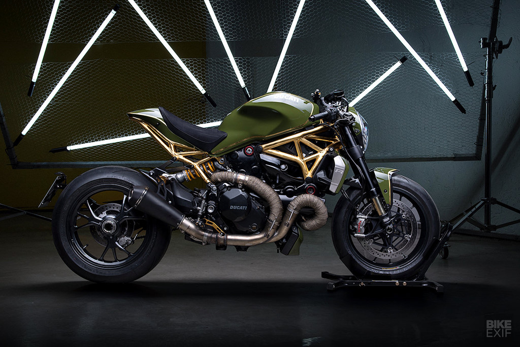 Ducati Monster 1200 R bóng bẩy với khung xe dát vàng-1