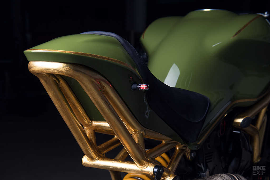 Ducati Monster 1200 R bóng bẩy với khung xe dát vàng-3