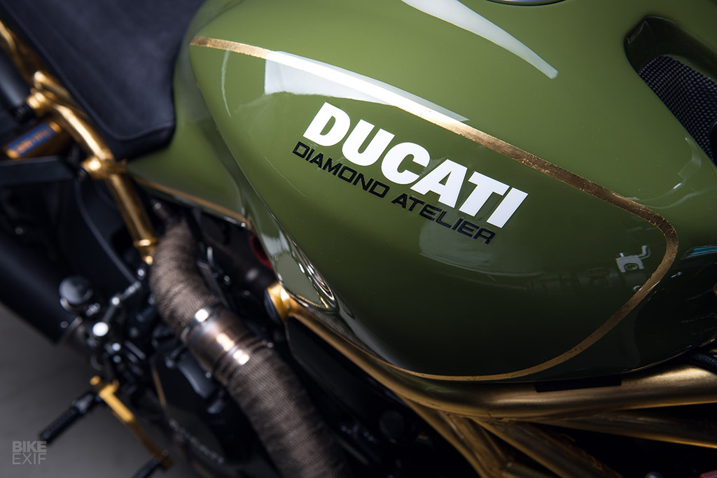 Ducati Monster 1200 R bóng bẩy với khung xe dát vàng-7