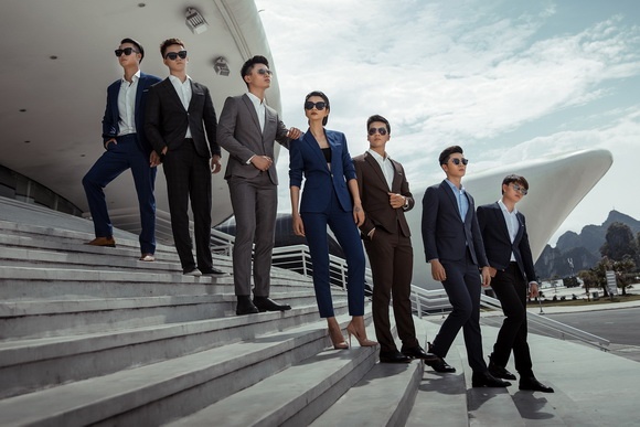 Siêu mẫu Hạ Vy tiếp tục thể hiện đẳng cấp bà trùm quyền lực qua loạt ảnh mới-9