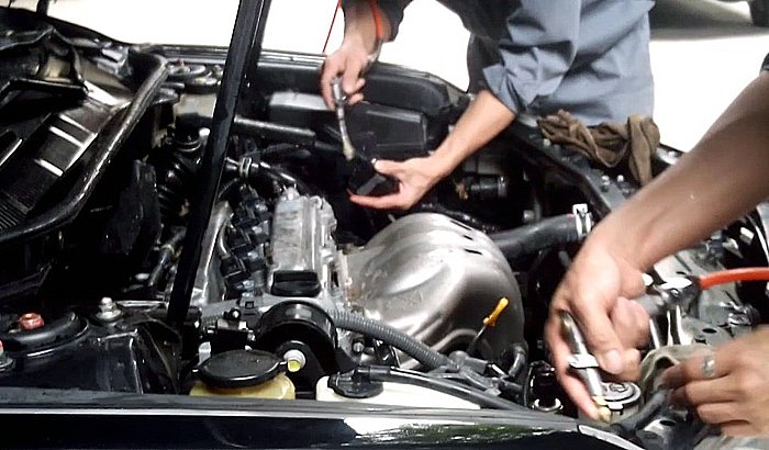 Ô tô vào gara bị lừa hàng đểu: Khách lơ ngơ thành con gà bị luộc-2