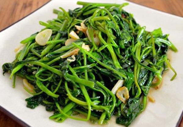 Ăn rau thừa từ bữa trước, 4 người bị ngộ độc nitrit - chất gây ung thư cực nguy hiểm-1