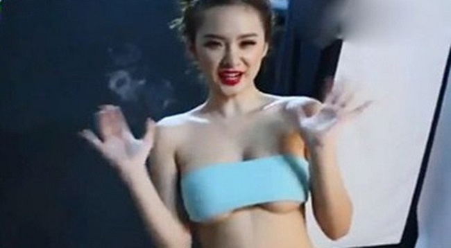 Dàn mỹ nhân Việt mặc mốt lộ chân ngực: Ai soán ngôi được Thanh Bi?-9