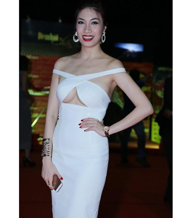 Dàn mỹ nhân Việt mặc mốt lộ chân ngực: Ai soán ngôi được Thanh Bi?-16