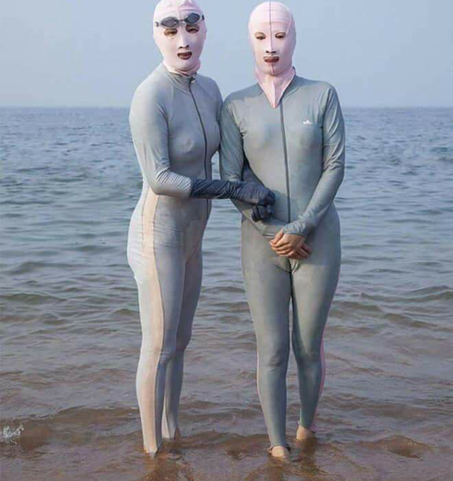 Sốc với hình ảnh gái ngoan đoan chính đi biển-14