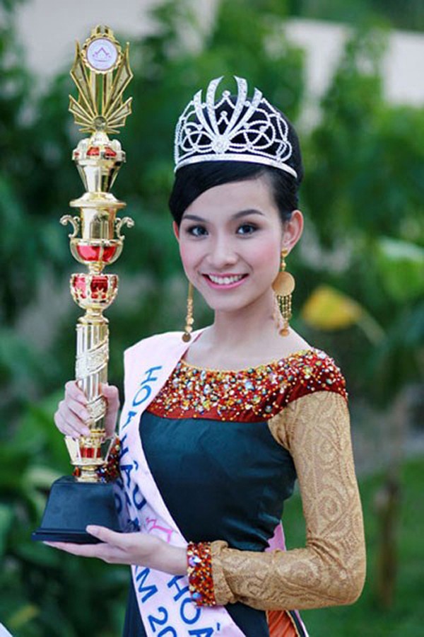 Hoa hậu Thùy Lâm: Thanh xuân sôi nổi, lấy chồng xong sống đời ẩn dật-1