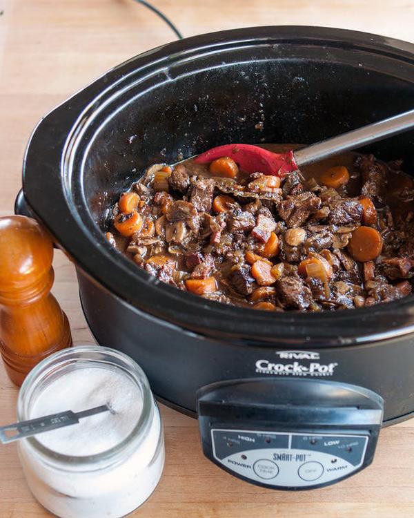 Những cách nấu thịt bò sốt vang ngon, mềm thơm đậm đà ăn mùa nào cũng thích-3