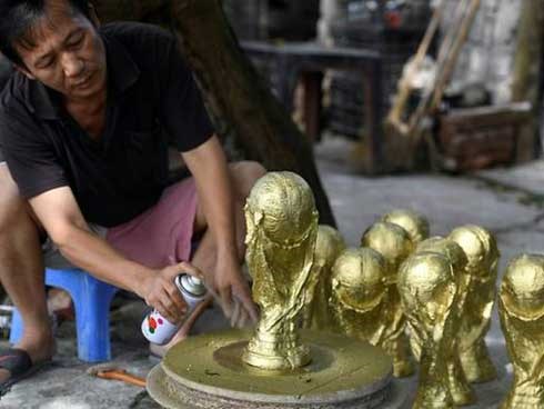 Cúp vàng World Cup đang ở Việt Nam chỉ với giá 80 ngàn!
