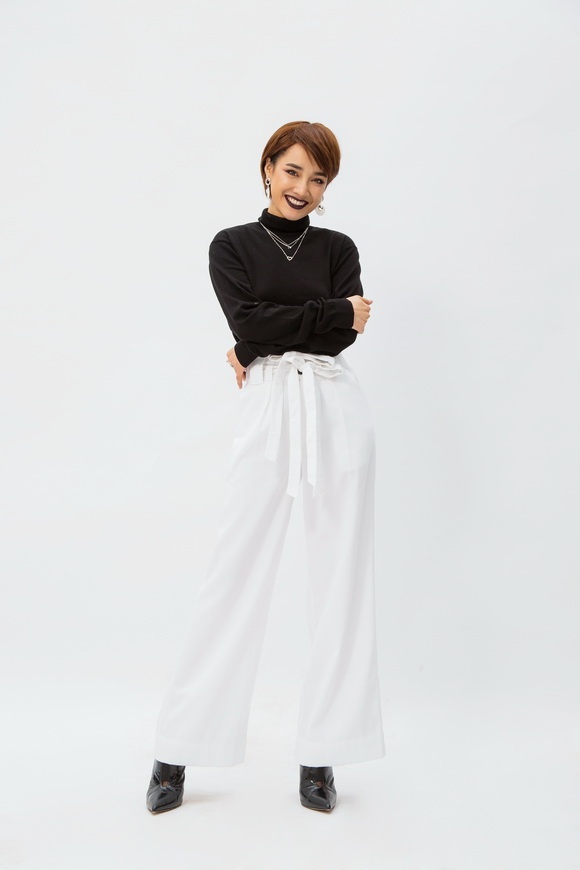 Nhã Phương hoàn toàn lột xác trong bộ ảnh mới đậm chất nữ quyền-9