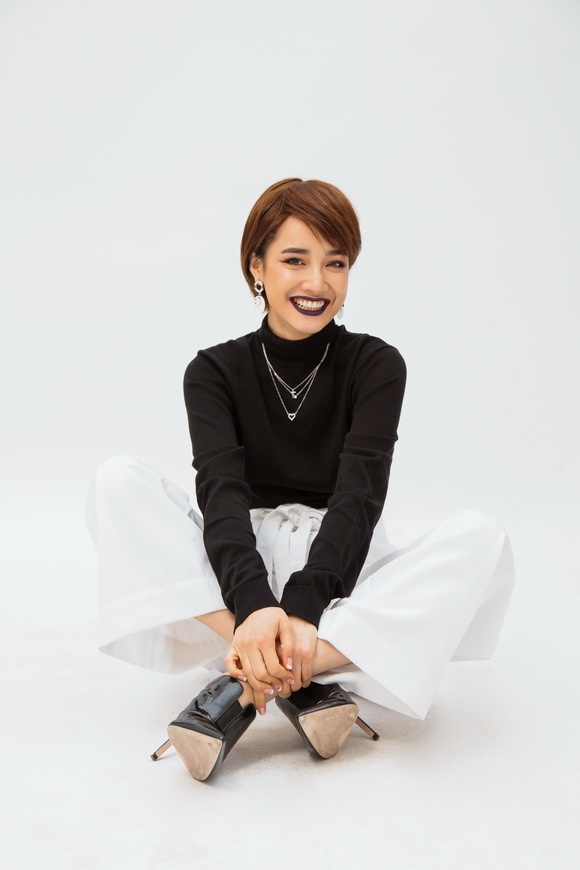 Nhã Phương hoàn toàn lột xác trong bộ ảnh mới đậm chất nữ quyền-10