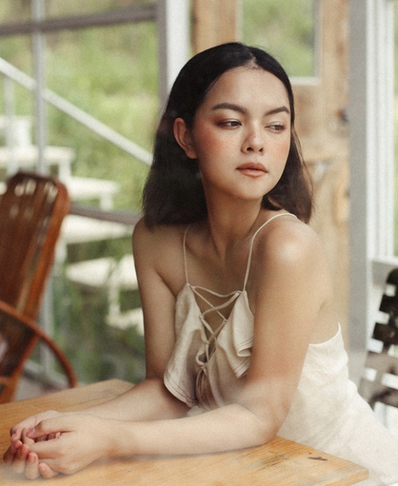 Phạm Quỳnh Anh đẹp tinh khôi, hội ngộ người tình Cao Lâm Viên sau 8 năm-2