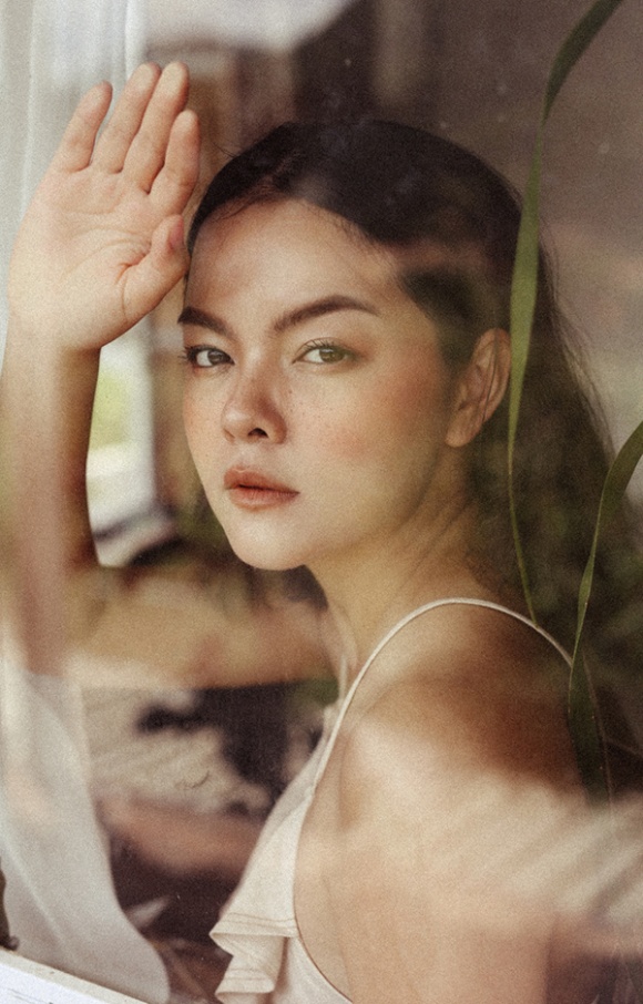 Phạm Quỳnh Anh đẹp tinh khôi, hội ngộ người tình Cao Lâm Viên sau 8 năm-3