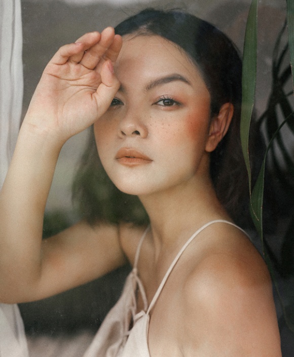 Phạm Quỳnh Anh đẹp tinh khôi, hội ngộ người tình Cao Lâm Viên sau 8 năm-4