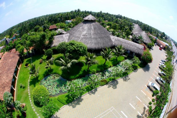 Sự trùng hợp đến khó tin trong chuyện đời tư của top 3 Hoa hậu Việt Nam 2012-4