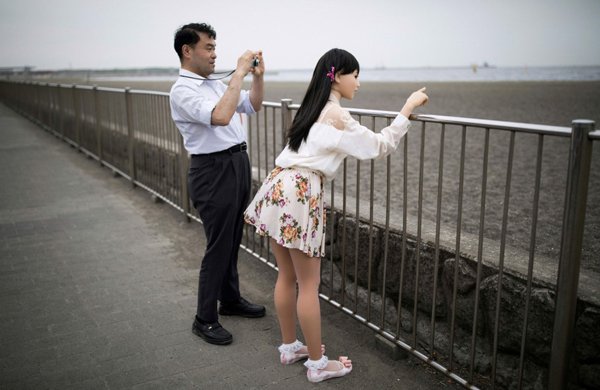 Giật mình với mối nguy mới từ búp bê tình dục-1