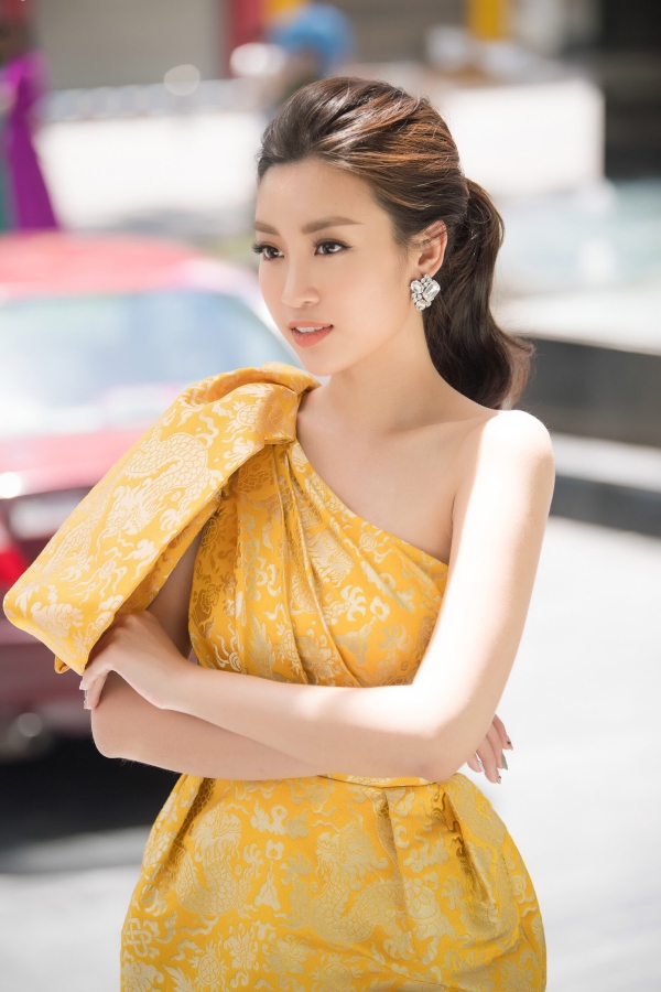 Ngây ngất với vẻ đẹp nữ thần của HH Đỗ Mỹ Linh đi chấm thi hoa hậu-6