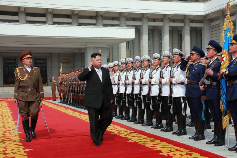 Lộ những thông tin không ngờ về dàn vệ sĩ bí ẩn của Chủ tịch Kim Jong Un-12
