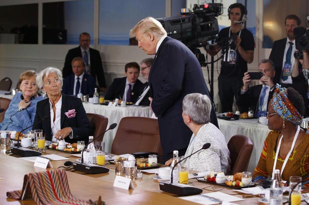Những bức ảnh đắt giá, lột tả sự đối đầu tại thượng đỉnh G7-2