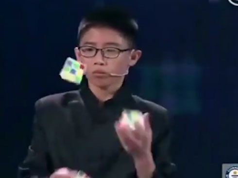 Khoảnh khắc người phụ nữ cao nhất và thấp nhất thế giới gặp nhau-2