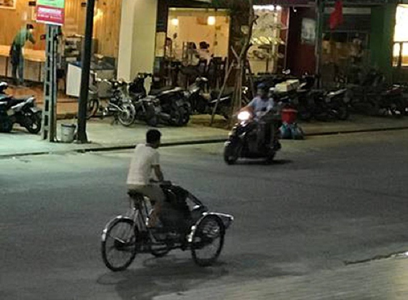 Chặt chém du khách, người đạp xích lô bị phạt 1 triệu đồng-1