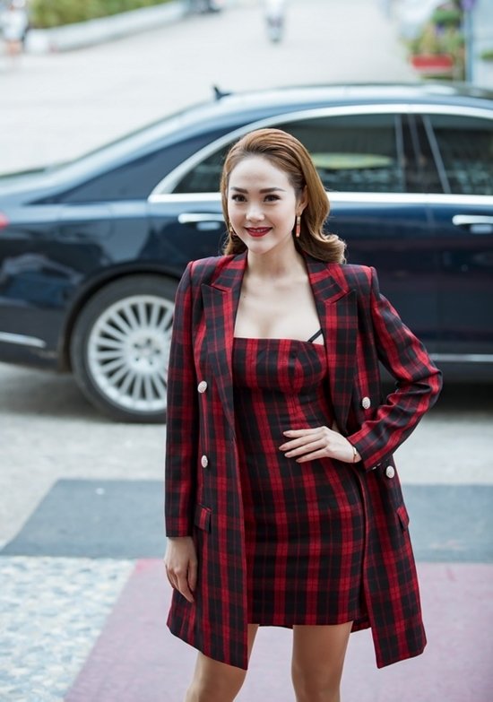 Hà Kiều Anh, Hà Hồ mất điểm vì chọn trang phục kém sang-6