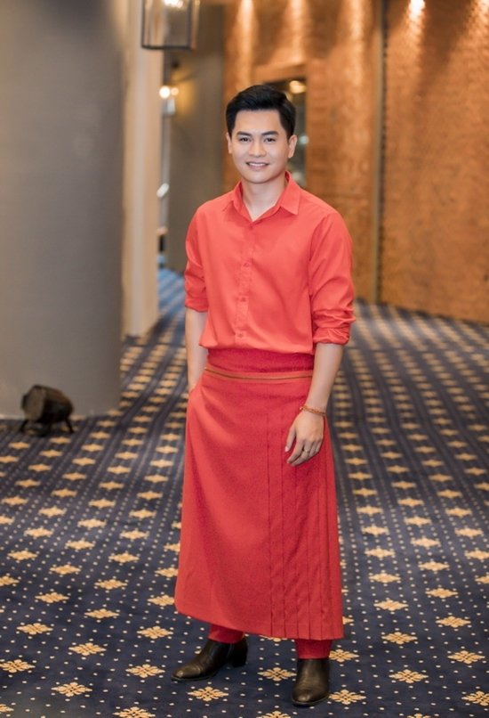 Hà Kiều Anh, Hà Hồ mất điểm vì chọn trang phục kém sang-10