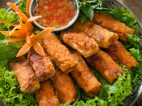 Gió mùa về làm nem rán giòn rụm, vàng ươm ăn chấm nước chua ngọt ngon tuyệt tác-2