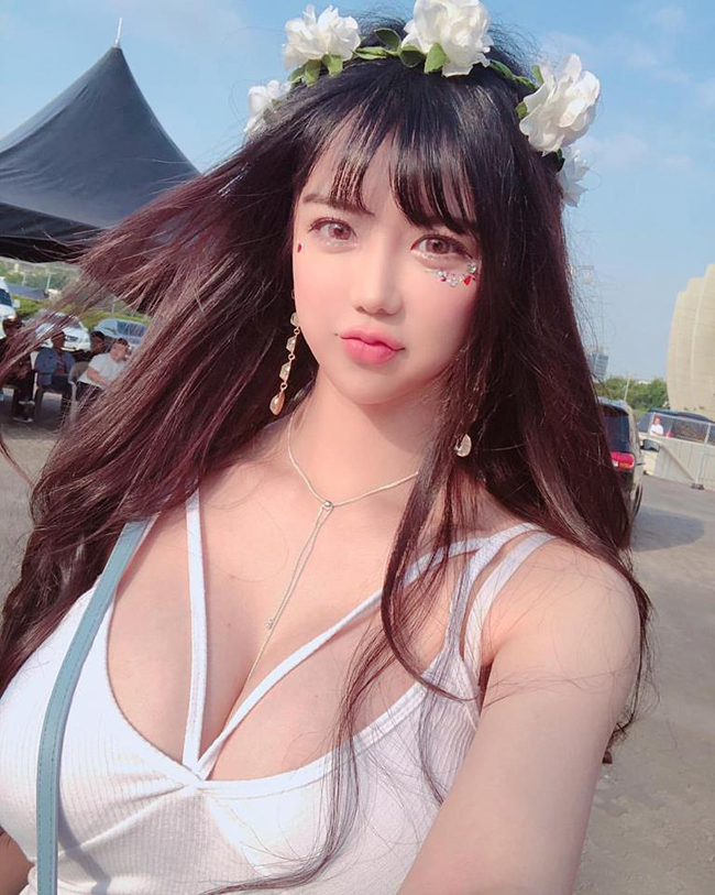 Cô gái gợi cảm nhất Hàn Quốc lại gây sốt khi đi xem ca nhạc-3