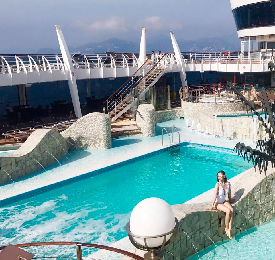 Ngắm trọn thân hình vạn người mê của Lã Thanh Huyền-9